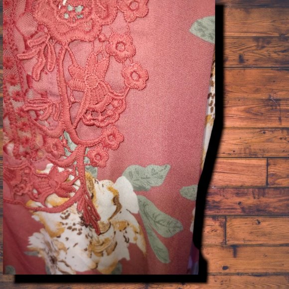 Dusty Pink Rue 21 Floral Camisole w/Handkerchief Hem - Picture 6 of 7